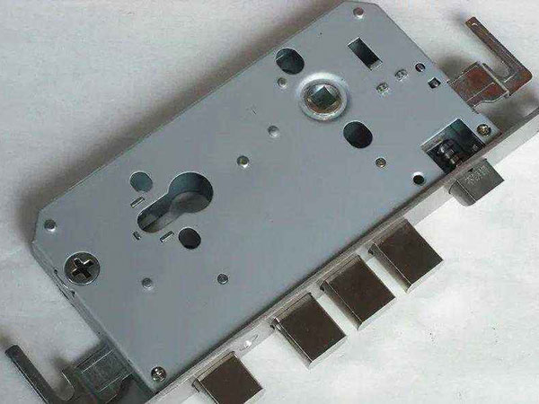 宝应24小时上门开锁公司