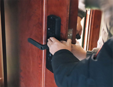 宝应24小时上门开锁公司